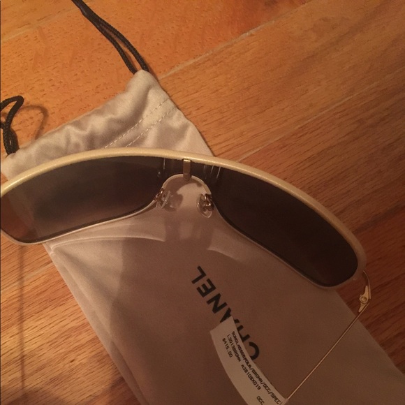 COPY - Chanel Aviator Sunglasses - Picture 2 of 3